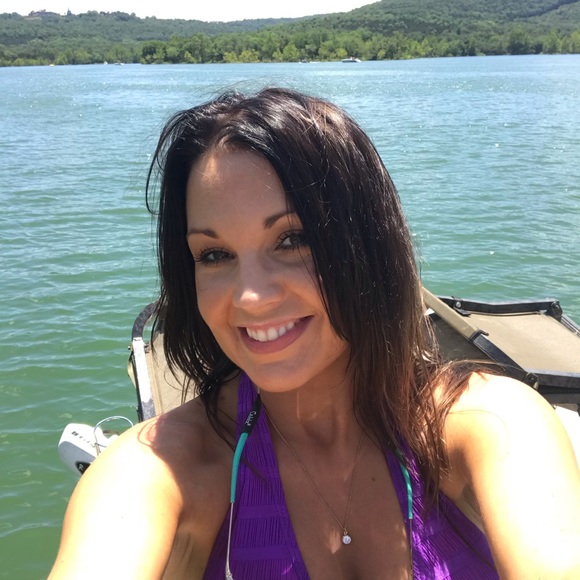 Meet your Posher, Lacy - Picture 1 of 2